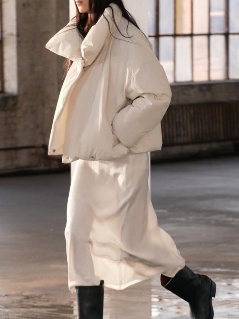 ZARA White Puffer Jacket. - Picture 3 of 12